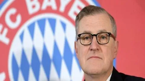 “亚冬会短道速滑首战：中国选手全力出击，刘少昂刷新赛事纪录 中新网资讯”